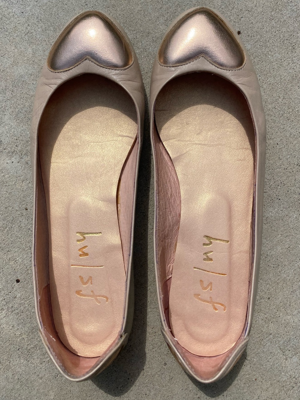 FS/NY Pointed Toe Ballet Flats Beige Leather Gold Metallic Toe Cap 7.5 good cond